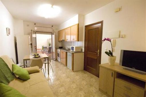 фото отеля Apartments Figueres
