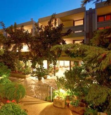 фото отеля White Rocks Hotel and Bungalows