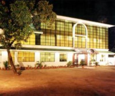 фото отеля Gopika Regency