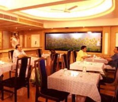 фото отеля Gopika Regency