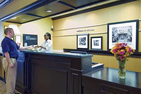 фото отеля Hampton Inn Jackson Clinton