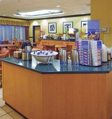 фото отеля Hampton Inn Jackson Clinton
