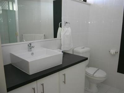 фото отеля Broadbeach Travel Inn Apartments