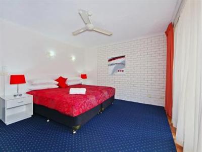 фото отеля Broadbeach Travel Inn Apartments