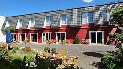 фото отеля Hotel Am Schlosspark Husum