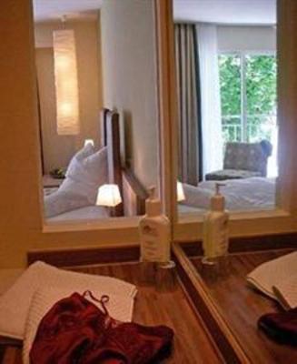 фото отеля Hotel Am Schlosspark Husum