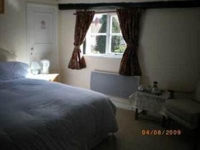 фото отеля Tudor Rose Cottage Stratford Upon Avon