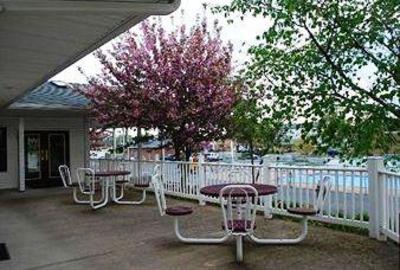 фото отеля Cool Harbor Motel