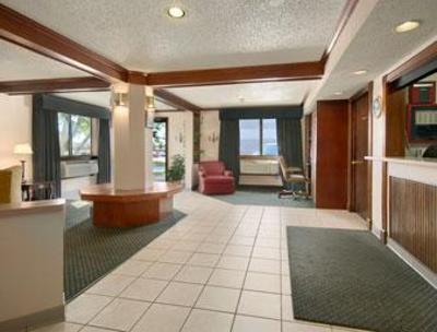 фото отеля Super 8 Waukegan