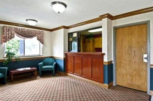 фото отеля Econo Lodge Akron