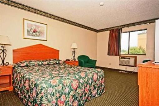 фото отеля Econo Lodge Akron