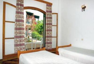 фото отеля Paleo Inn
