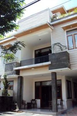 фото отеля Guest House Scarlet Kebon Kawung