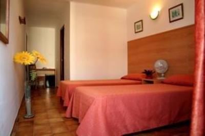 фото отеля Hostal Montana
