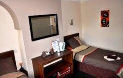 фото отеля Normanby Guesthouse