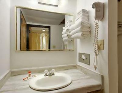 фото отеля Super 8 Motel North Cliff Sioux Falls