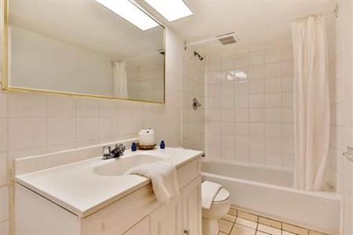 фото отеля Sunset Suites Montreal