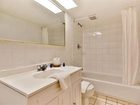 фото отеля Sunset Suites Montreal
