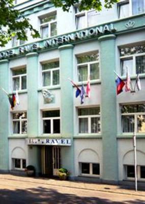 фото отеля Hotel Ravel International