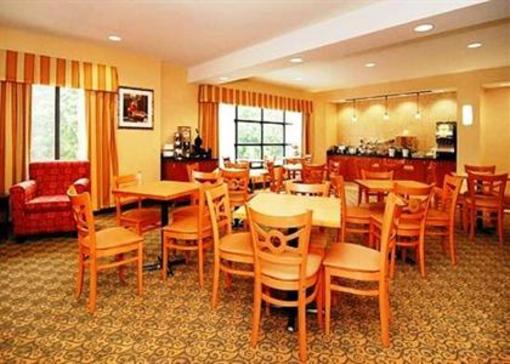 фото отеля Comfort Suites Vestal