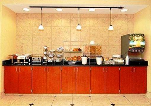 фото отеля Comfort Suites Vestal