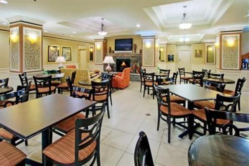 фото отеля Holiday Inn Express Hotel & Suites Midtown