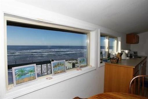 фото отеля Waves of Newport