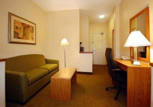 фото отеля Lincoln Comfort Suites