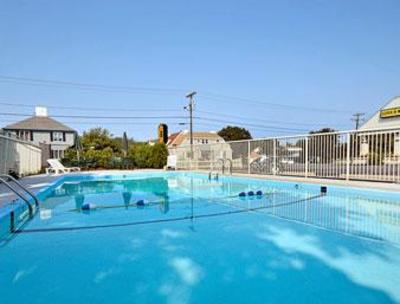 фото отеля Super 8 Motel - Hyannis/W. Yarmouth/Cape Cod Area