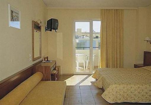 фото отеля Lefkoniko Bay