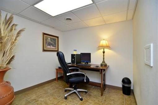 фото отеля BEST WESTERN West Hills Inn