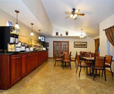 фото отеля BEST WESTERN West Hills Inn