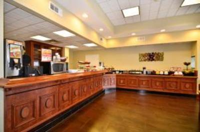 фото отеля BEST WESTERN West Hills Inn