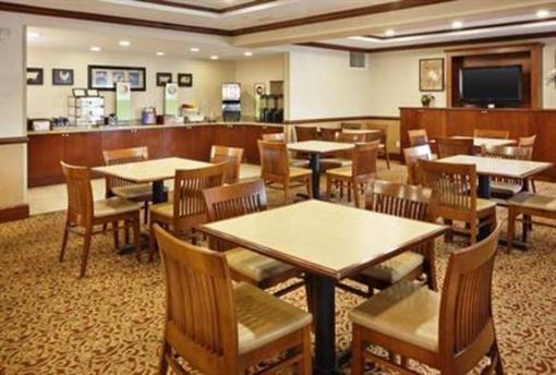 фото отеля Country Inn & Suites Woodbridge