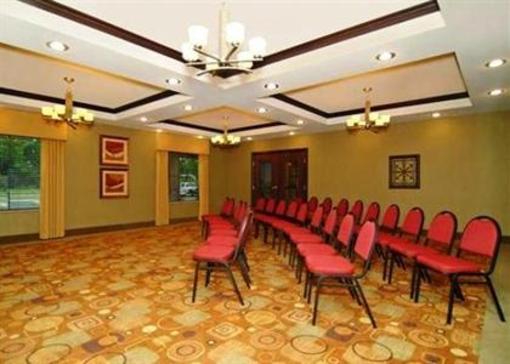 фото отеля Comfort Inn & Suites Russellville