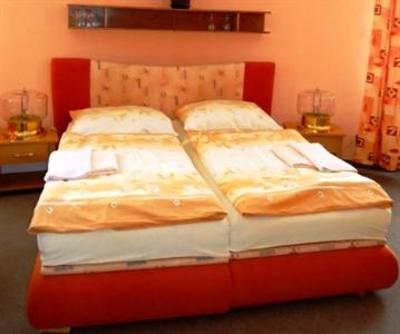 фото отеля Hotel Kvetnice Tisnov