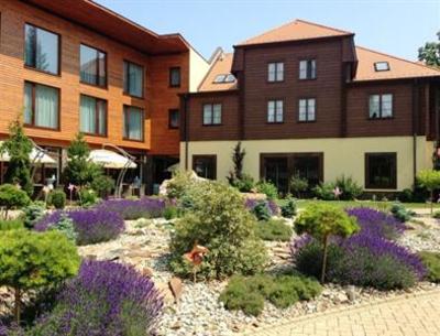 фото отеля Hotel Zochova Chata Modra