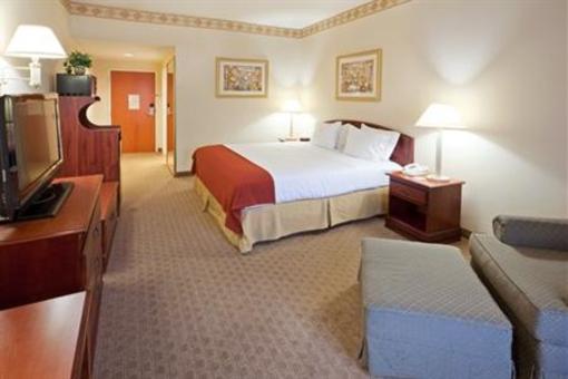 фото отеля Holiday Inn Express Hotel & Suites Brattleboro