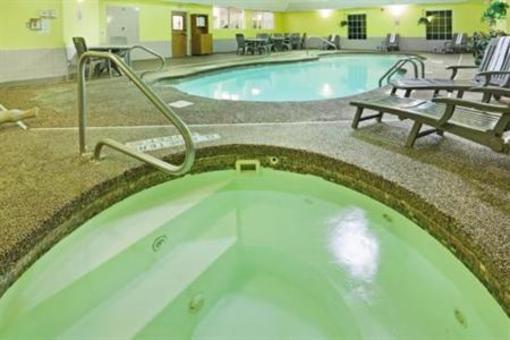 фото отеля Holiday Inn Express Hotel & Suites Brattleboro