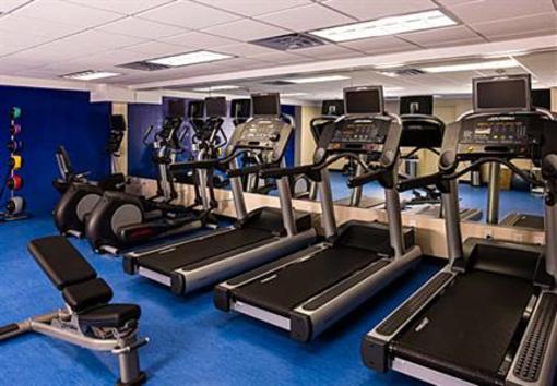 фото отеля SpringHill Suites New York LaGuardia Airport