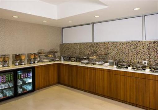 фото отеля SpringHill Suites New York LaGuardia Airport