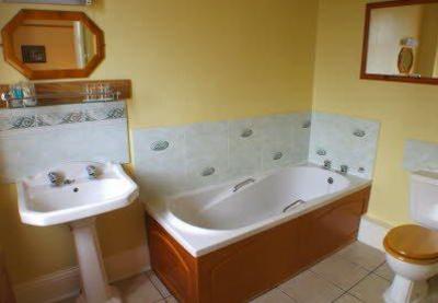 фото отеля Bron Rhiw Hotel