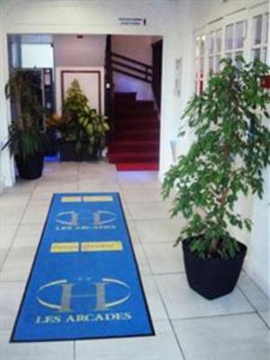 фото отеля Hotel Des Arcades Autun