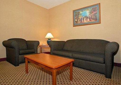 фото отеля Quality Suites Albuquerque