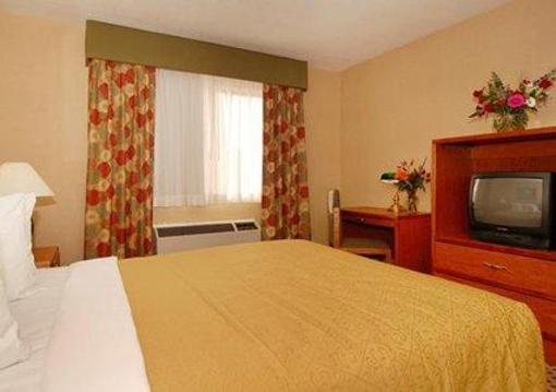 фото отеля Quality Suites Albuquerque