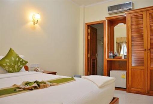 фото отеля Centre Point Inn