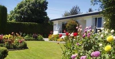 фото отеля Shakespeare House Bed & Breakfast Te Anau