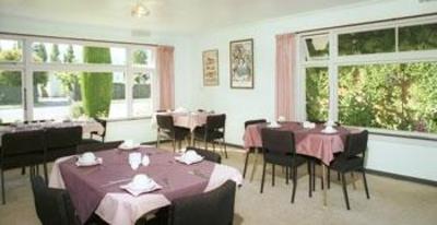 фото отеля Shakespeare House Bed & Breakfast Te Anau