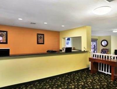 фото отеля Days Inn and Suites Wichita East