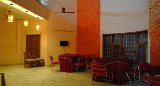 фото отеля Queens Pearl Inn